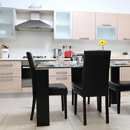 Beautiful 2br Apt, In The Centre Of St Julians By 360 Estates * San Julián